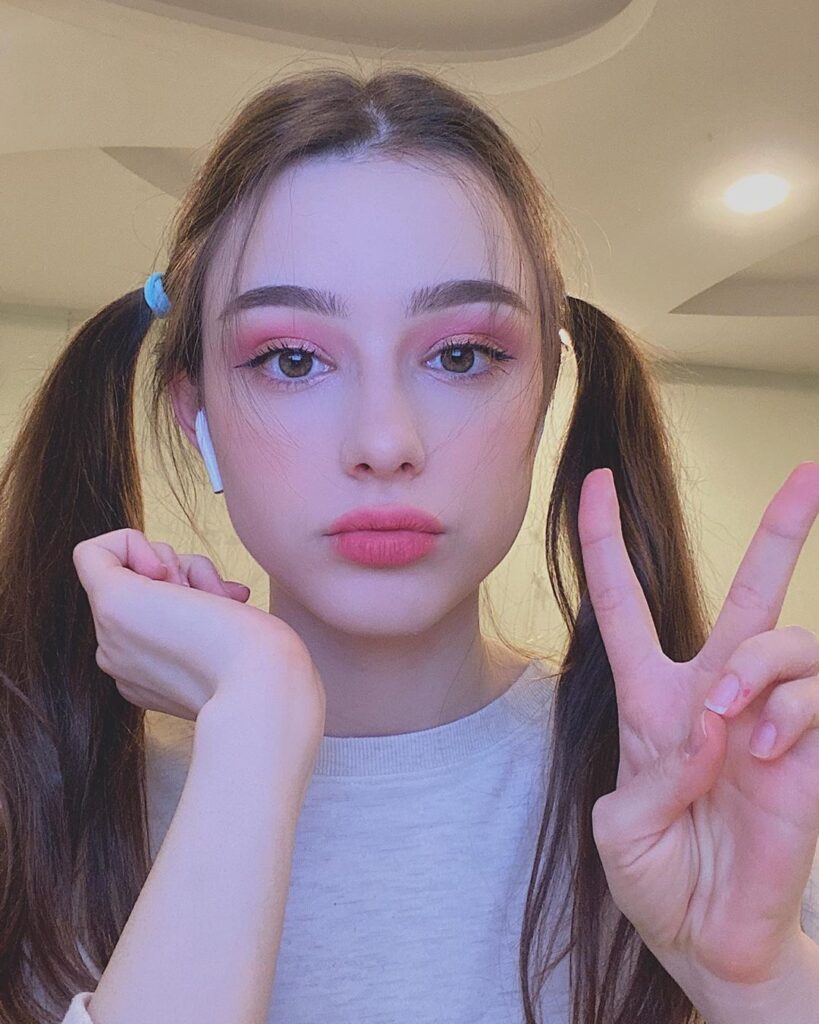 best free GIF PFP clean loop